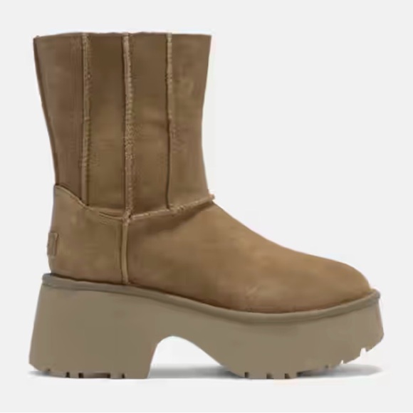 UGG size 10. - Picture 3 of 3